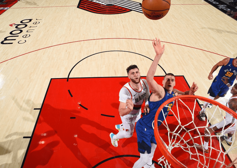 掘金险胜猛龙,萨姆·米切尔关键制胜 掘金险胜猛龙,萨姆·米切尔关键制胜