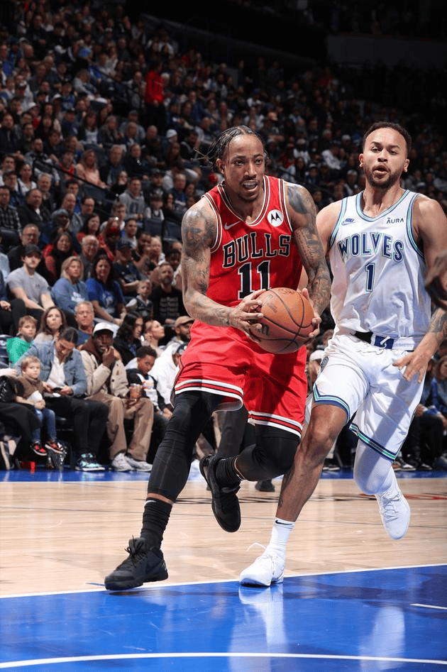 76人制霸森林狼，拉文在F1年度争冠接管比赛