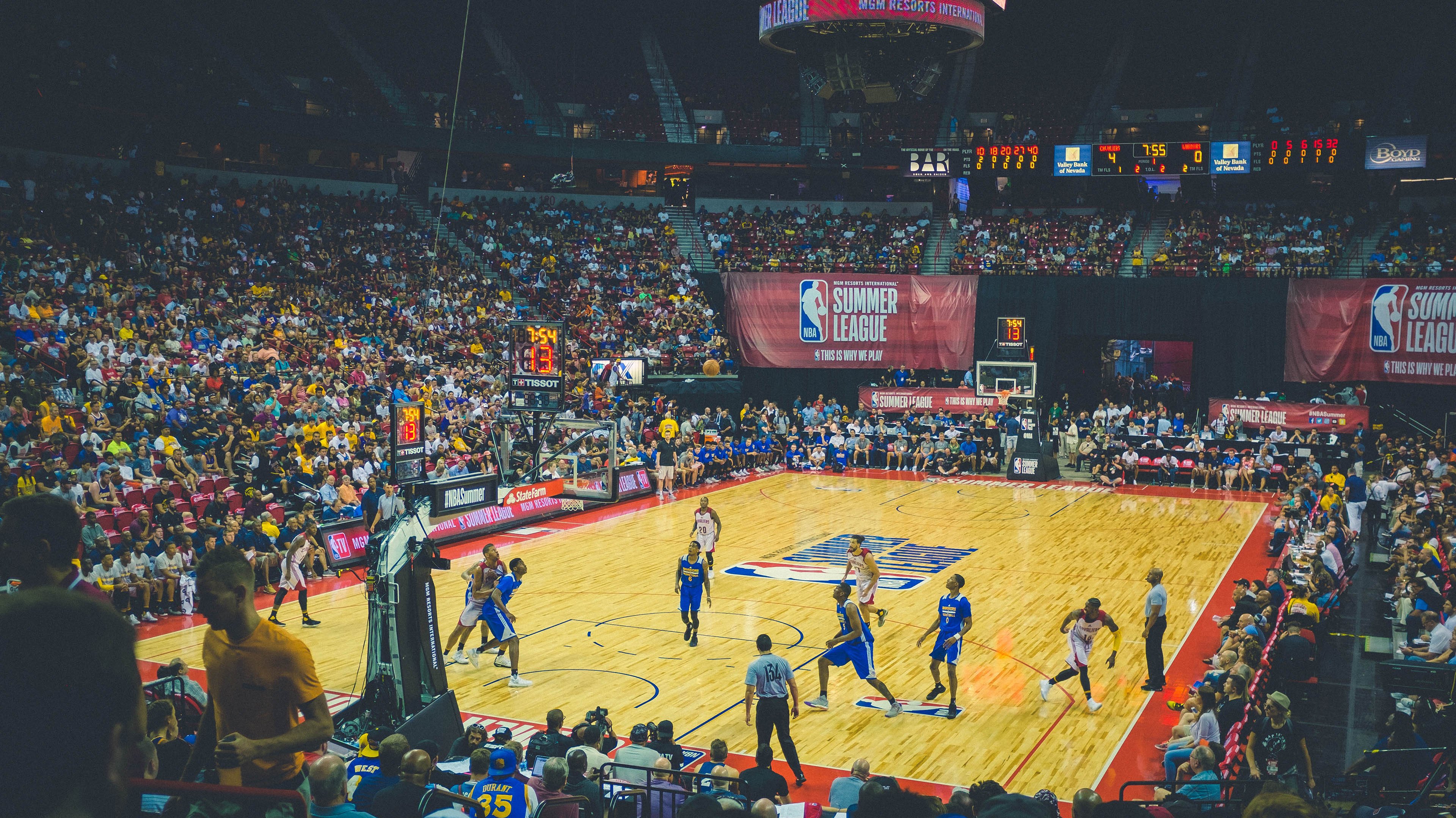 小个子巨人,范弗利特独揽42分,用篮球智商重新定义焦点