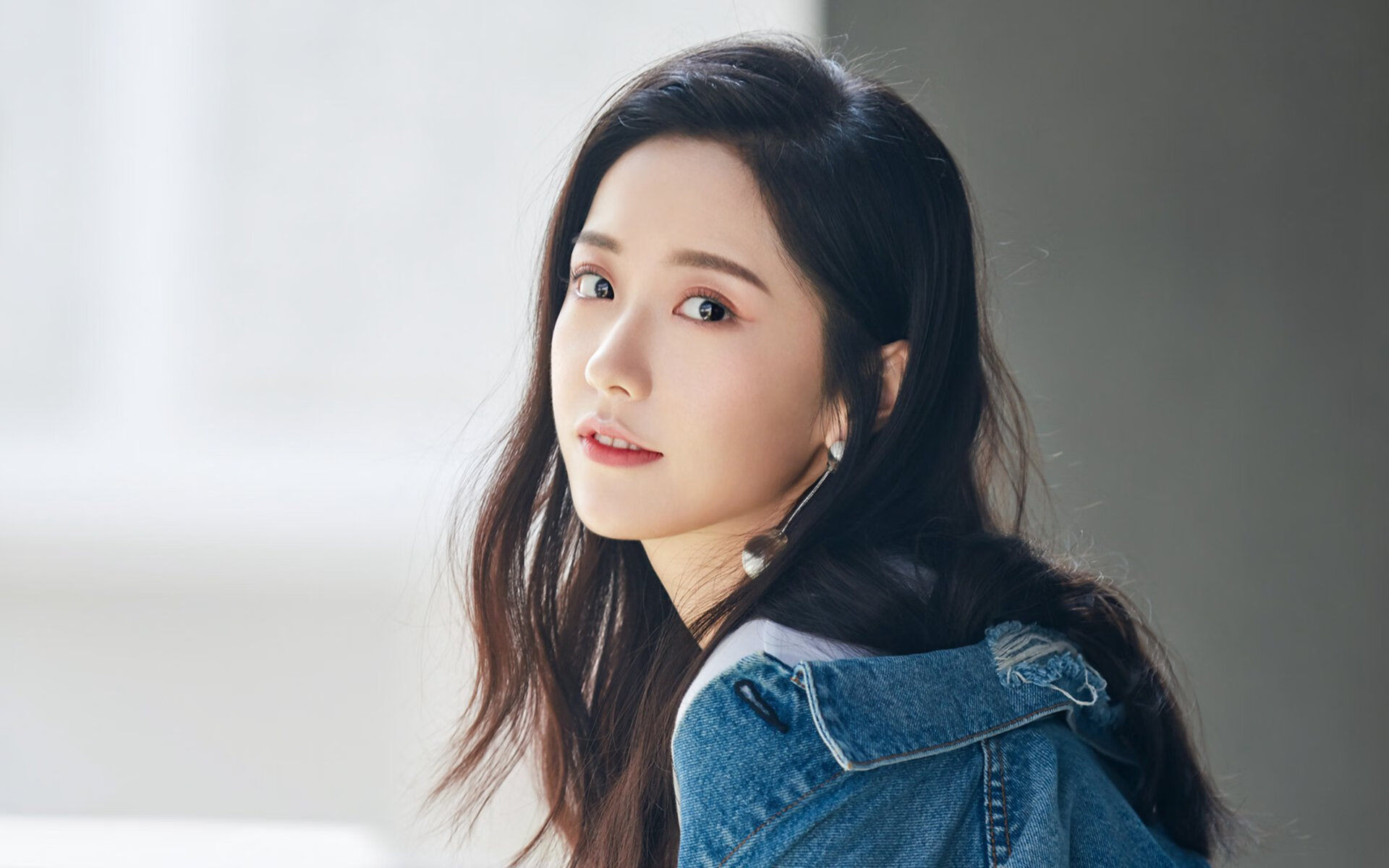 数据之争还是领导力对决？库里在国王对阵灰熊的焦点战中证明自己的价值